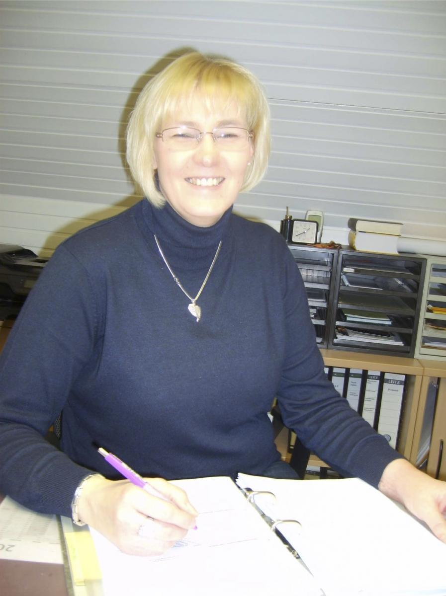 Melanie Lühring, Sekretärin